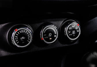 Подержанный автомобиль Mitsubishi Outlander 2010 года (14 фото)