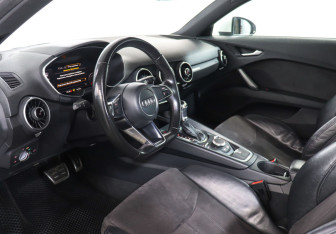 Подержанный автомобиль Audi TT Coupe 2016 года (13 фото)
