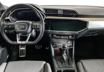 Подержанный автомобиль Audi Q3 2019 года (12 фото)