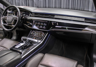 Подержанный автомобиль Audi A8 2018 года (11 фото)