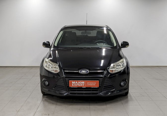 Подержанный автомобиль Ford Focus Hatchback 2012 года (2 фото)
