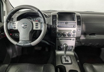 Подержанный автомобиль Nissan Pathfinder 2007 года (12 фото)