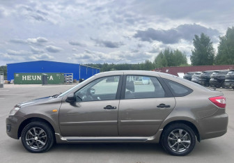 Подержанный автомобиль LADA (ВАЗ) Granta Liftback 2016 года (8 фото)