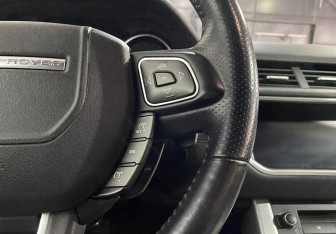 Подержанный автомобиль Land Rover Range Rover Evoque 2017 года (16 фото)