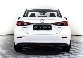 Подержанный автомобиль Mazda 3 Sedan 2018 года (6 фото)