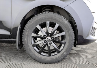 Подержанный автомобиль Skoda Rapid Liftback 2020 года (18 фото)