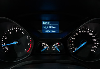 Подержанный автомобиль Ford Focus Hatchback 2018 года (15 фото)