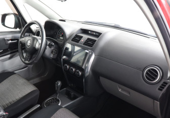 Подержанный автомобиль Suzuki SX4 Hatchback 2009 года (6 фото)