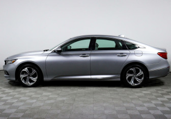 Подержанный автомобиль Honda Accord Sedan 2018 года (3 фото)