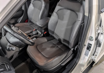 Подержанный автомобиль Hyundai ix35 2013 года (20 фото)
