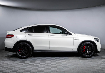 Подержанный автомобиль Mercedes-Benz GLC AMG 2018 года (4 фото)