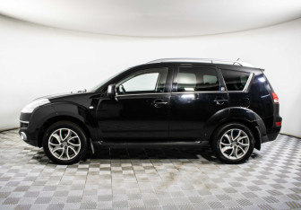 Подержанный автомобиль Citroen C-Crosser 2011 года (8 фото)
