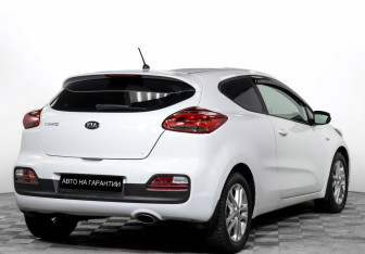 Подержанный автомобиль Kia Ceed Hatchback 2014 года (5 фото)
