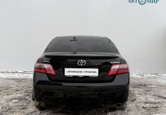 Подержанный автомобиль Toyota Camry Sedan 2011 года (6 фото)