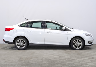 Подержанный автомобиль Ford Focus Sedan 2018 года (4 фото)