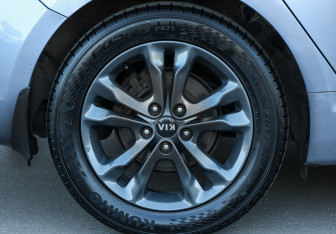 Подержанный автомобиль Kia Optima Sedan 2012 года (20 фото)