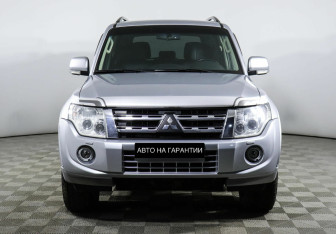 Подержанный автомобиль Mitsubishi Pajero 2013 года (2 фото)
