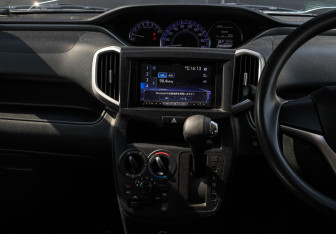 Подержанный автомобиль Suzuki Solio 2019 года (9 фото)
