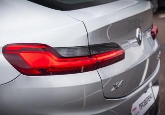 Подержанный автомобиль BMW X4 2020 года (9 фото)