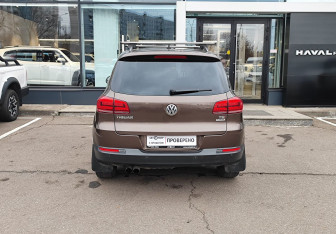 Подержанный автомобиль Volkswagen Tiguan 2015 года (6 фото)