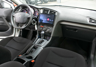 Подержанный автомобиль Citroen C4 Sedan 2014 года (11 фото)