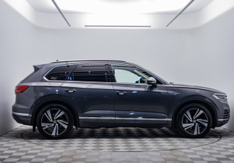 Подержанный автомобиль Volkswagen Touareg 2018 года (4 фото)