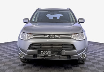 Подержанный автомобиль Mitsubishi Outlander 2012 года (2 фото)
