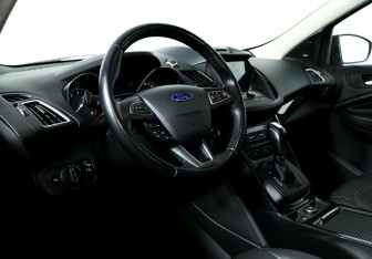 Подержанный автомобиль Ford Kuga 2016 года (11 фото)