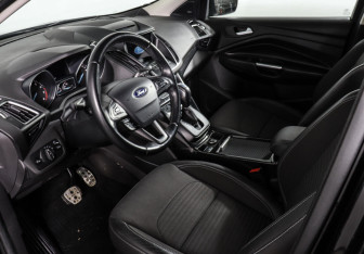 Подержанный автомобиль Ford Kuga 2017 года (9 фото)