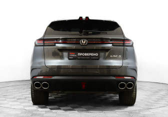 Подержанный автомобиль Changan UNI-K 2023 года (6 фото)