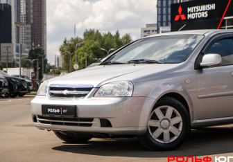 Подержанный автомобиль Chevrolet Lacetti Sedan 2012 года (15 фото)