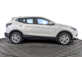 Подержанный автомобиль Nissan Qashqai 2020 года (4 фото)
