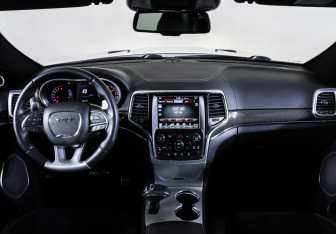 Подержанный автомобиль Jeep Grand Cherokee 2014 года (17 фото)