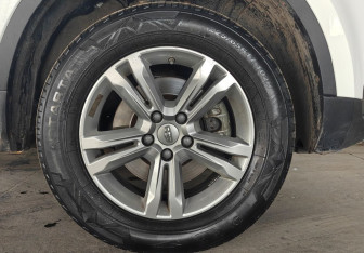 Подержанный автомобиль Geely Atlas 2018 года (16 фото)