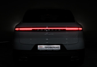 Подержанный автомобиль Porsche Cayenne 2024 года (24 фото)