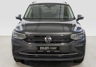 Подержанный автомобиль Volkswagen Tiguan 2021 года (2 фото)