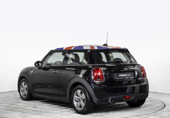 Подержанный автомобиль MINI Hatch 2019 года (7 фото)