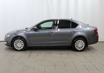 Подержанный автомобиль Skoda Octavia Liftback 2014 года (8 фото)