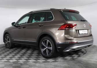 Подержанный автомобиль Volkswagen Tiguan 2017 года (7 фото)