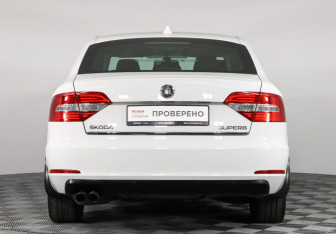 Подержанный автомобиль Skoda Superb Liftback 2013 года (6 фото)