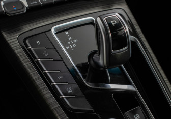 Подержанный автомобиль Geely Atlas Pro 2023 года (15 фото)