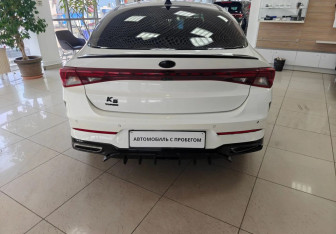 Подержанный автомобиль Kia K5 2020 года (6 фото)