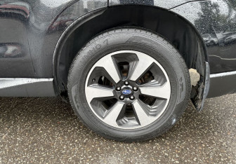 Подержанный автомобиль Subaru Forester Suv 2017 года (12 фото)