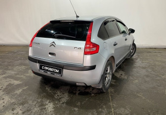 Подержанный автомобиль Citroen C4 Hatchback 2009 года (4 фото)