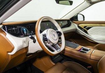 Подержанный автомобиль Voyah Free 2023 года (10 фото)