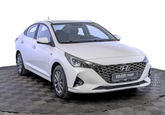 Подержанный автомобиль Hyundai Solaris Sedan 2022 года (3 фото)