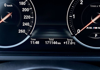 Подержанный автомобиль BMW X6 2014 года (30 фото)