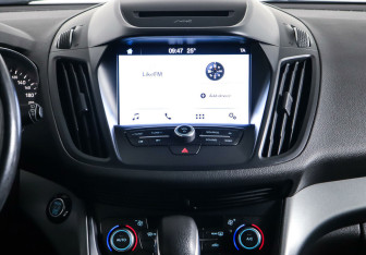 Подержанный автомобиль Ford Kuga 2017 года (13 фото)