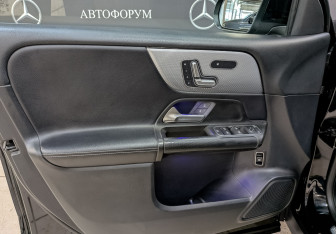 Подержанный автомобиль Mercedes-Benz GLB 2021 года (19 фото)