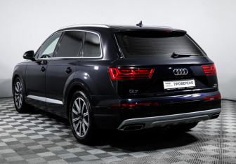 Подержанный автомобиль Audi Q7 2016 года (7 фото)